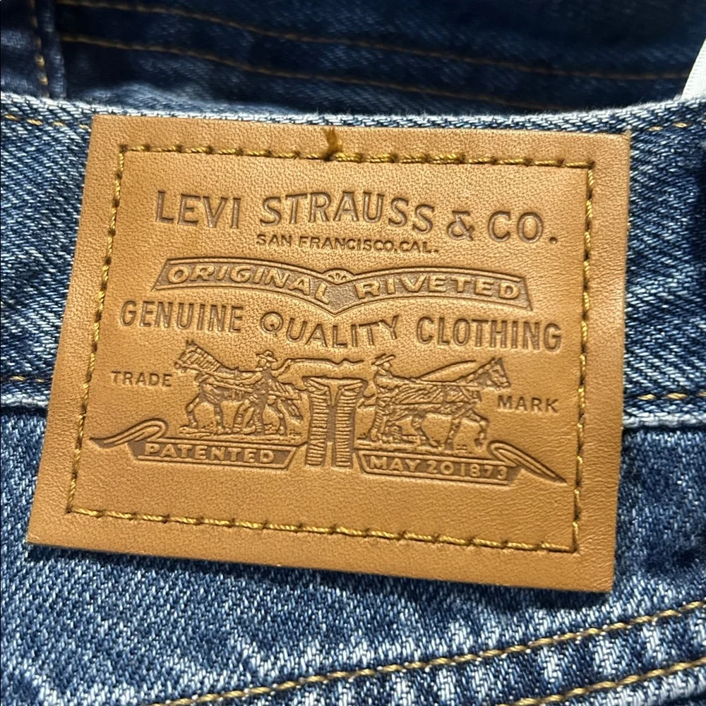 Levi’s High Rise Mom Jeans - Picture 8 of 12